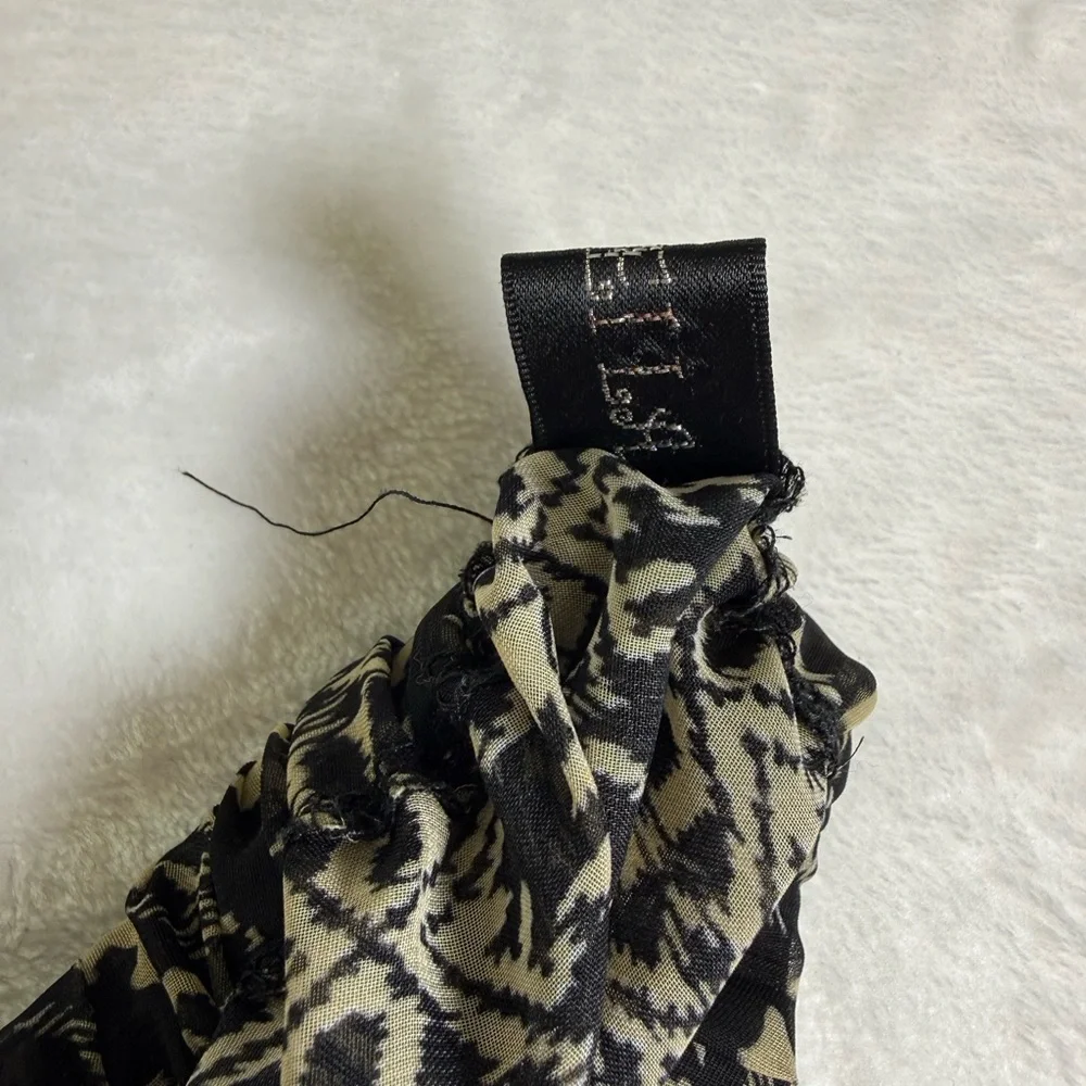 Green Patterned Long Sleeve Smocked Waist Dress‎ - Picture 3 of 6